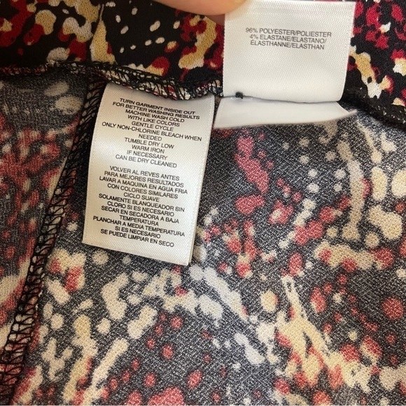 Jones Studio Black Red Abstract Print Top and Skirt Set US XL - Picture 7 of 8